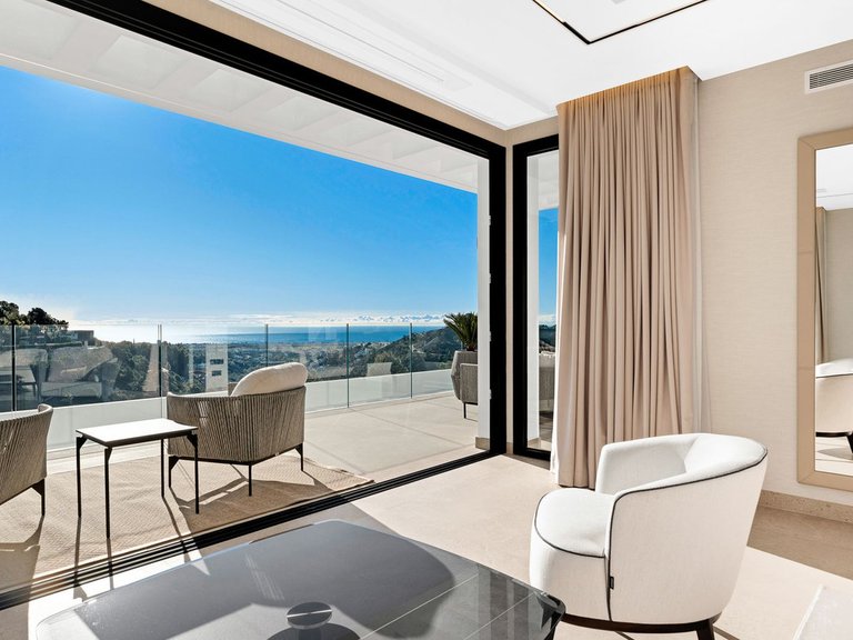 Villa for Sale in Costa del Sol El Madroñal, Malaga 32