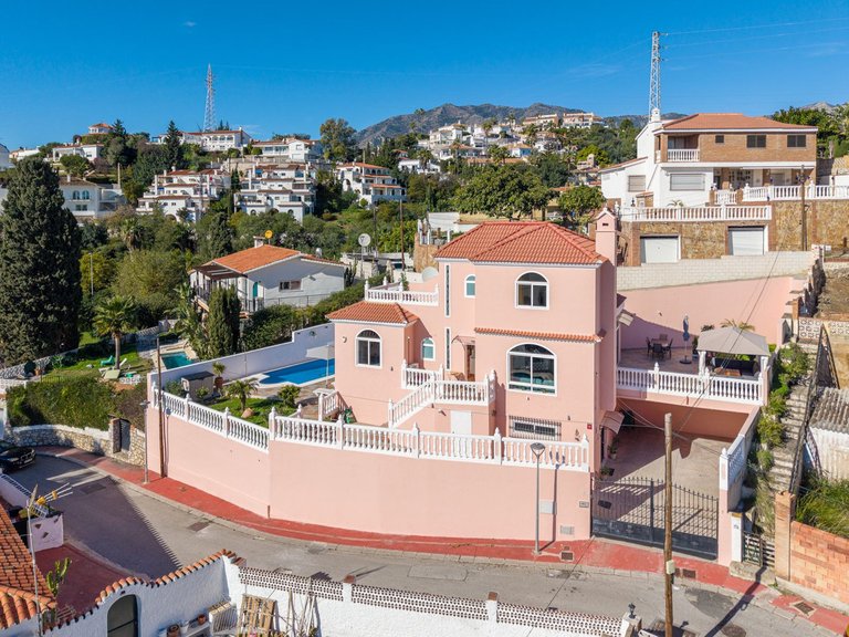 Villa for Sale in Torreblanca, Malaga 3