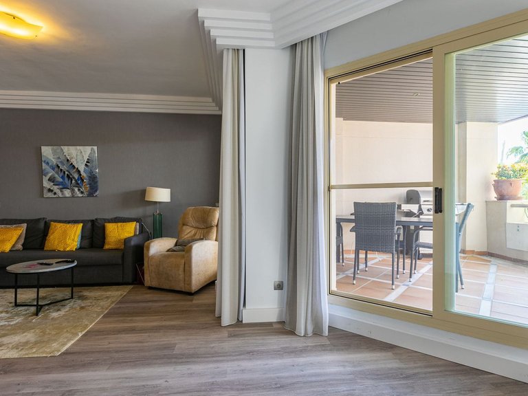Apartment for Sale in Nueva Andalucía, Malaga 10