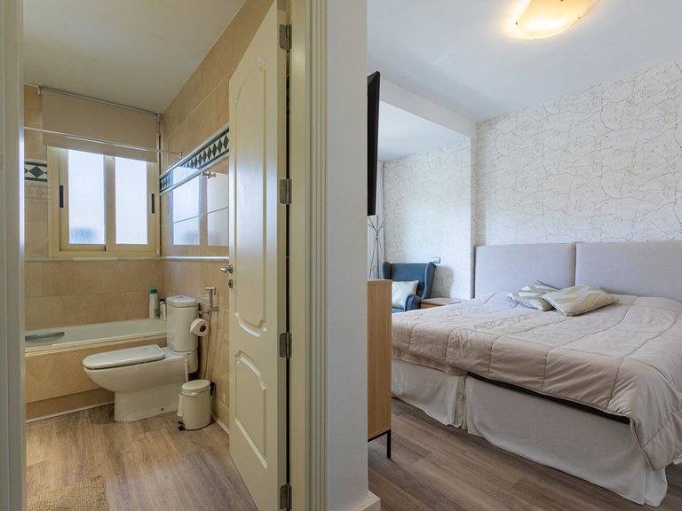 Apartment for Sale in Nueva Andalucía, Malaga 18