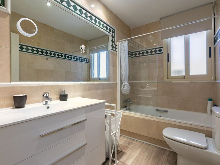 Apartment for Sale in Nueva Andalucía, Malaga 19