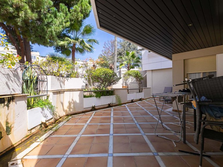 Apartment for Sale in Nueva Andalucía, Malaga 24