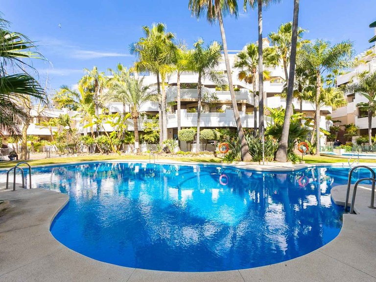 Apartment for Sale in Nueva Andalucía, Malaga 32
