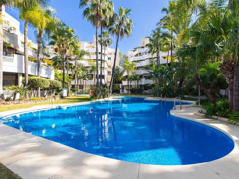 Apartment for Sale in Nueva Andalucía, Malaga 33