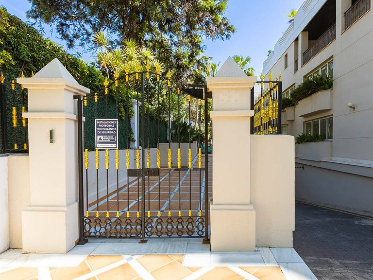 Apartment for Sale in Nueva Andalucía, Malaga 7