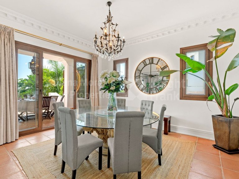 Villa for Sale in Marbella, Malaga 28