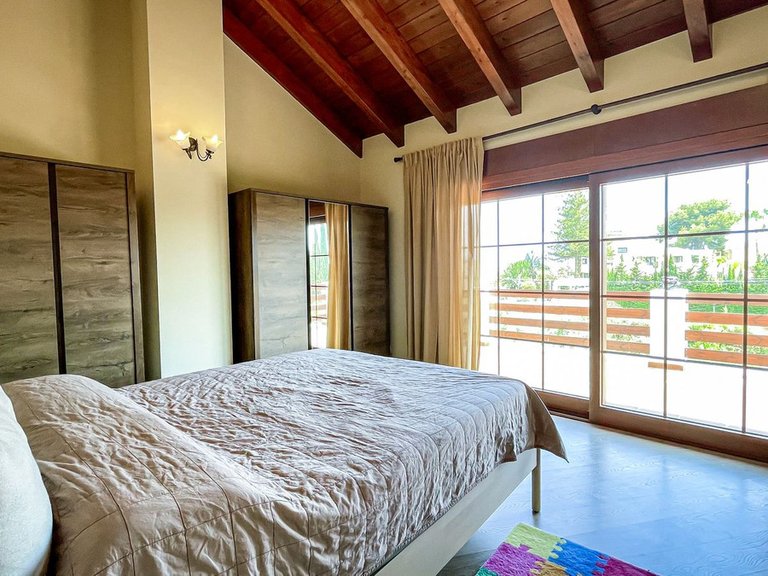 Villa for Sale in El Rosario, Malaga 24