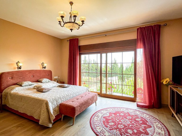 Villa for Sale in El Rosario, Malaga 27