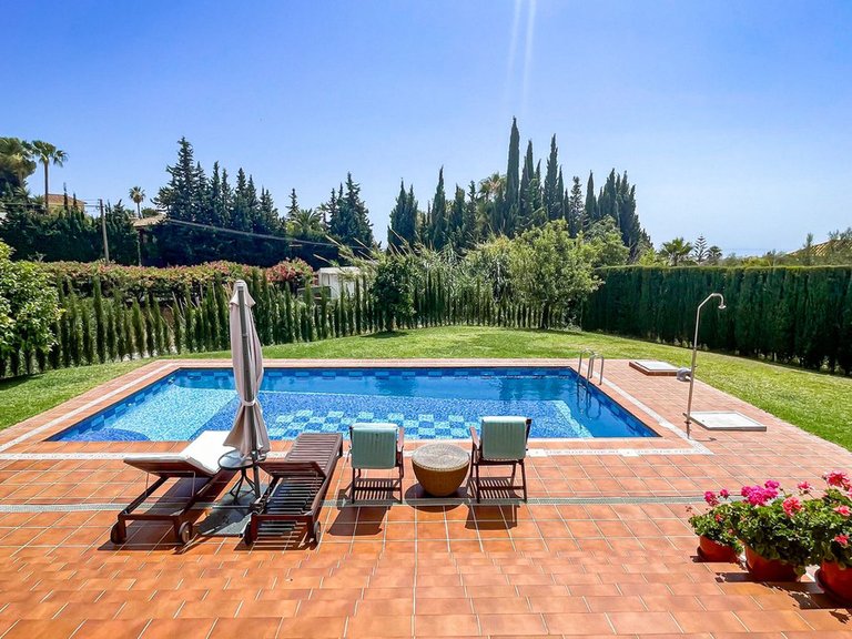 Villa for Sale in El Rosario, Malaga 3
