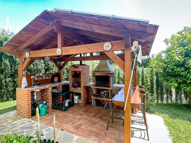 Villa for Sale in El Rosario, Malaga 4