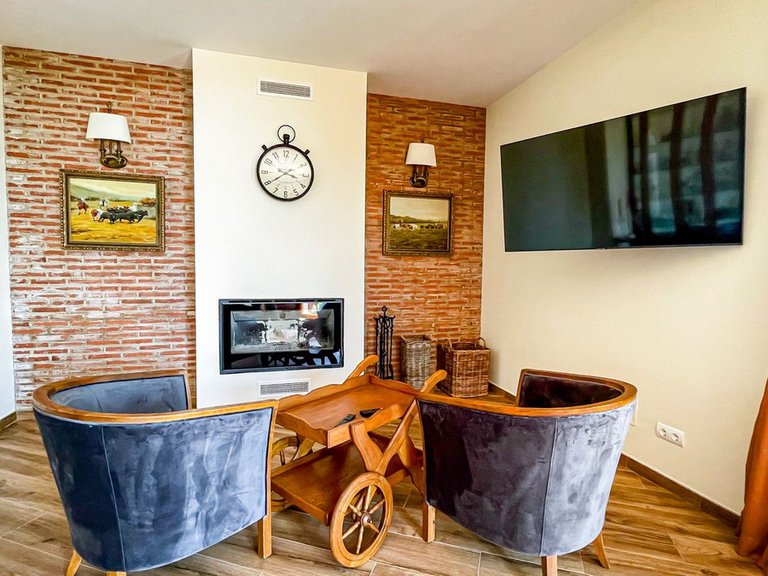 Villa for Sale in El Rosario, Malaga 6