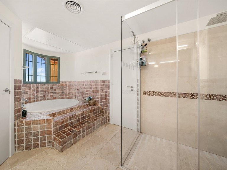 Apartment for Sale in Los Flamingos, Malaga 24
