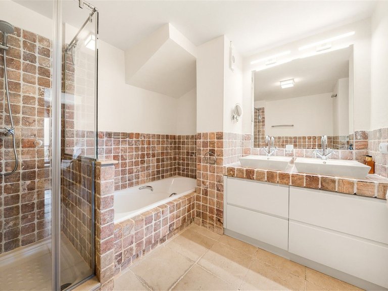 Apartment for Sale in Los Flamingos, Malaga 35
