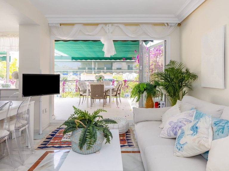 Apartment for Sale in Nueva Andalucía, Malaga 1