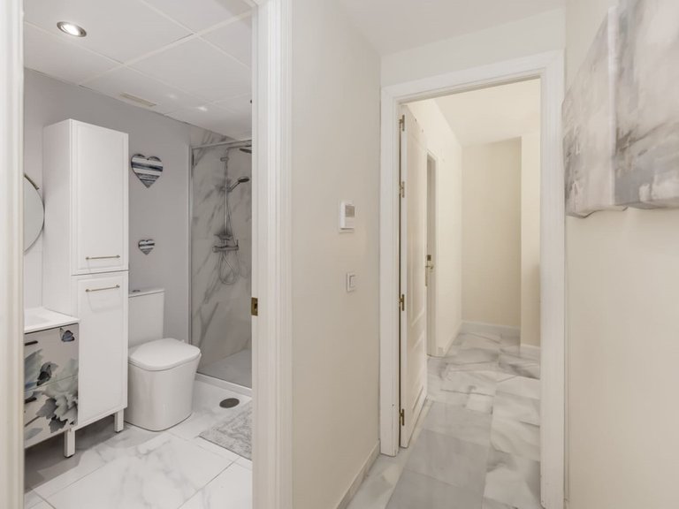 Apartment for Sale in Nueva Andalucía, Malaga 19