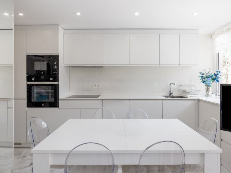Apartment for Sale in Nueva Andalucía, Malaga 2