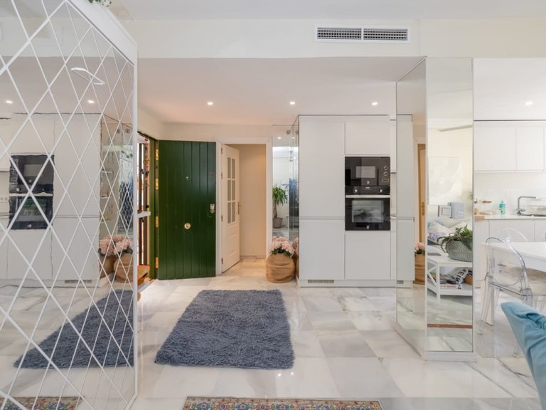 Apartment for Sale in Nueva Andalucía, Malaga 9