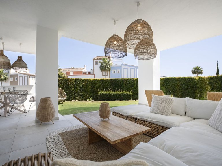Apartment for Sale in El Paraiso, Malaga 1