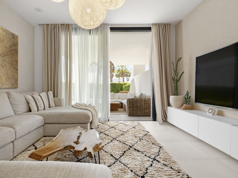 Apartment for Sale in El Paraiso, Malaga 10