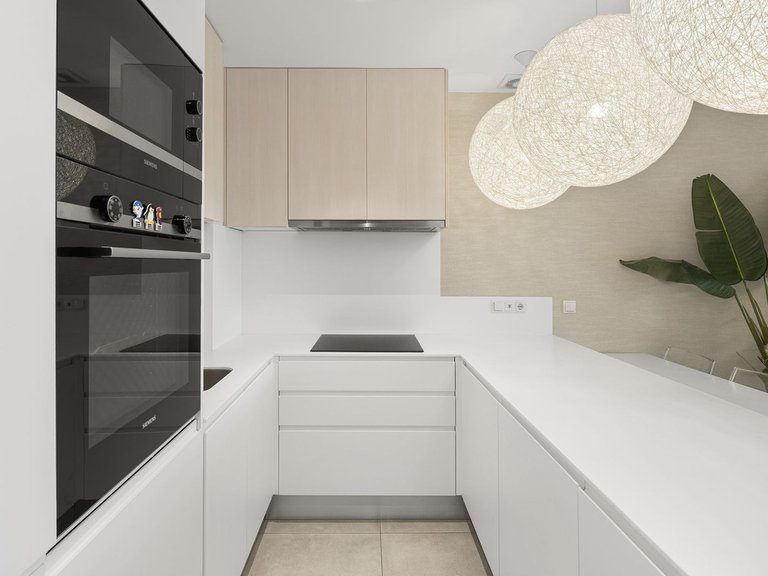 Apartment for Sale in El Paraiso, Malaga 16