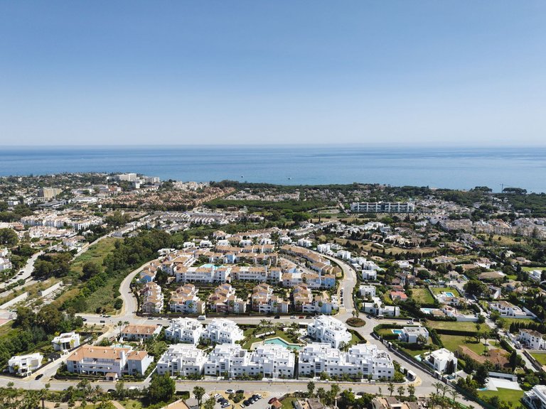 Apartment for Sale in El Paraiso, Malaga 28