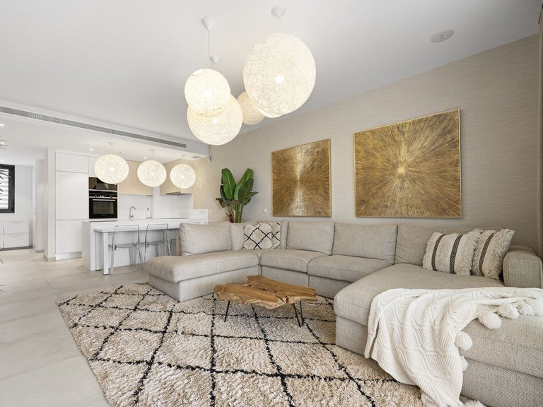 Apartment for Sale in El Paraiso, Malaga 8