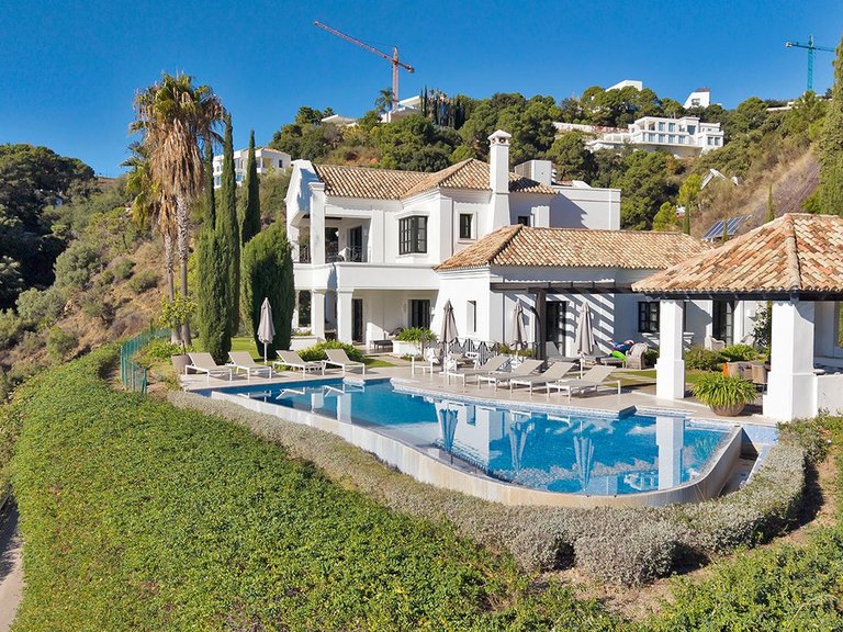 Villa for Sale in Benahavís, Malaga 1