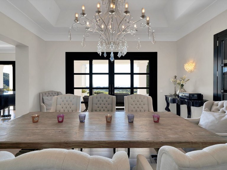 Villa for Sale in Benahavís, Malaga 11