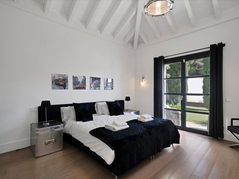 Villa for Sale in Benahavís, Malaga 15