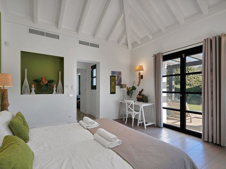 Villa for Sale in Benahavís, Malaga 16