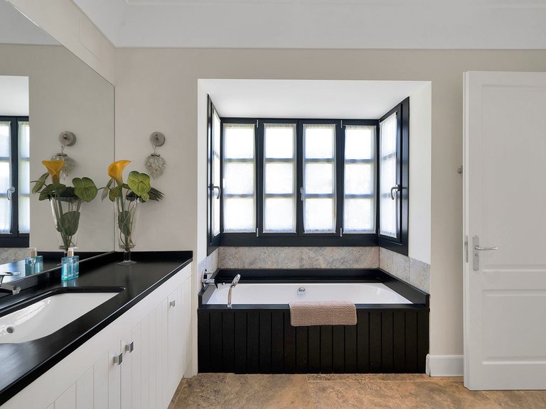 Villa for Sale in Benahavís, Malaga 17