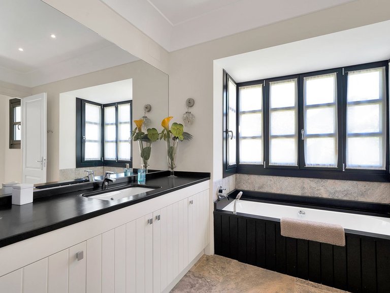 Villa for Sale in Benahavís, Malaga 18