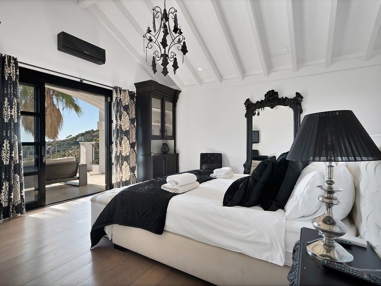 Villa for Sale in Benahavís, Malaga 19