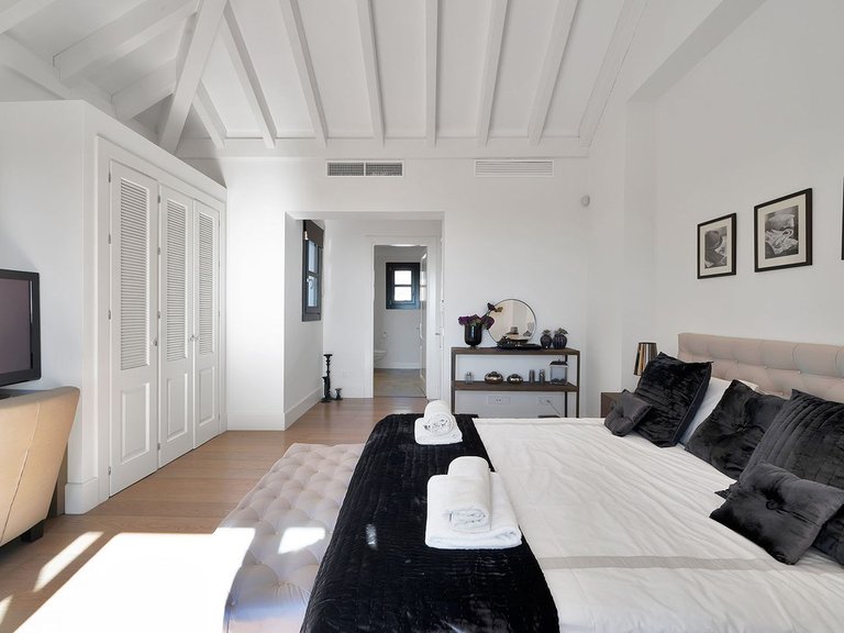 Villa for Sale in Benahavís, Malaga 22