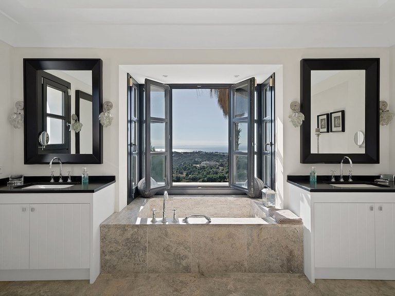 Villa for Sale in Benahavís, Malaga 24