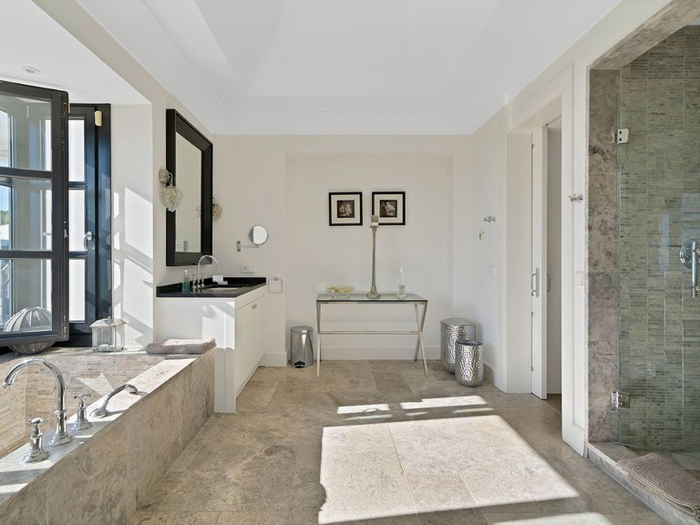 Villa for Sale in Benahavís, Malaga 25