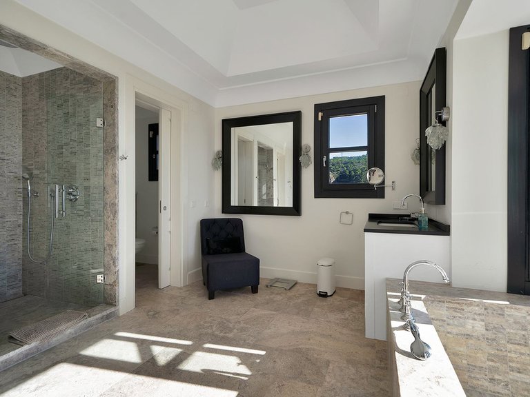 Villa for Sale in Benahavís, Malaga 26