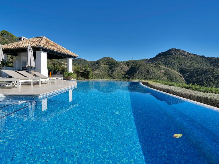 Villa for Sale in Benahavís, Malaga 38