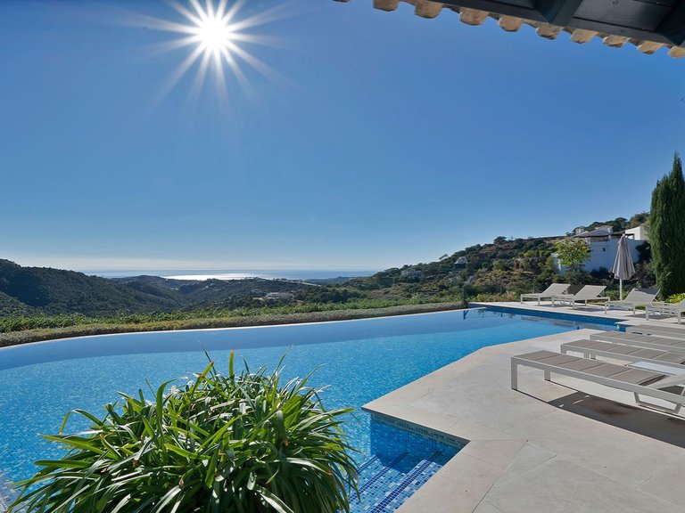 Villa for Sale in Benahavís, Malaga 39