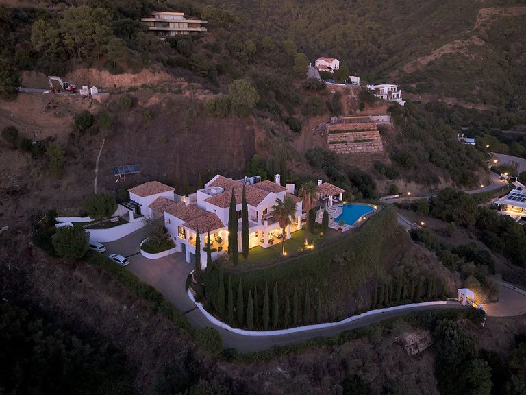 Villa for Sale in Benahavís, Malaga 42