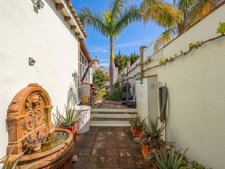 Villa for Sale in Coín, Malaga 33