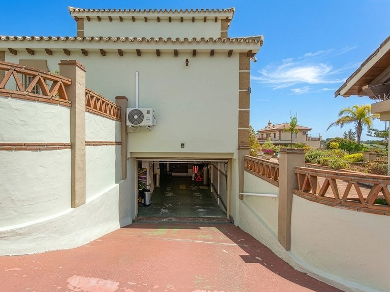 Villa for Sale in Coín, Malaga 34