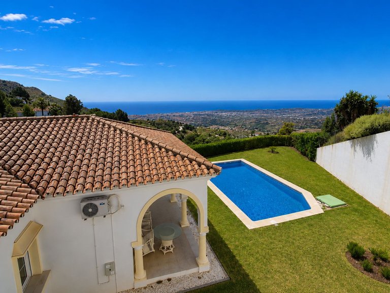 Villa for Sale in Valtocado, Malaga 1