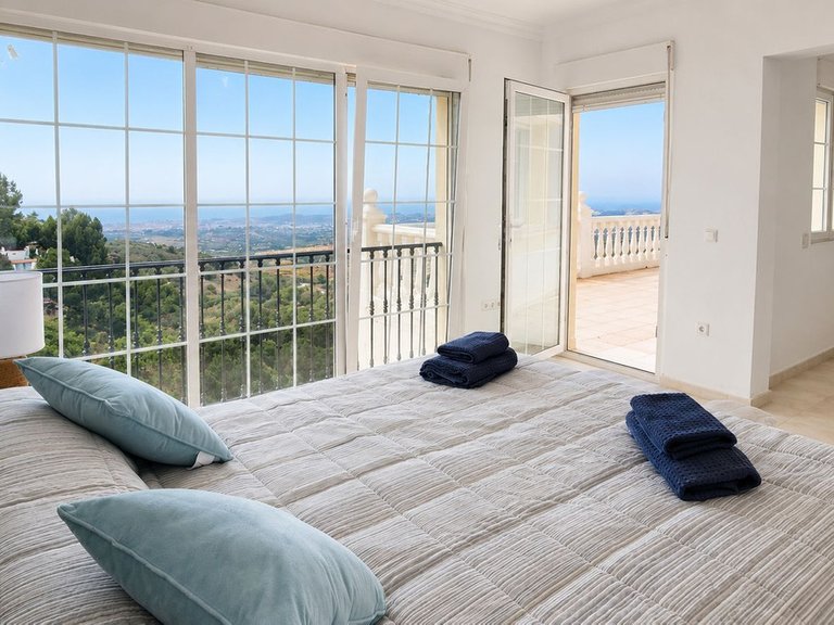 Villa for Sale in Valtocado, Malaga 17