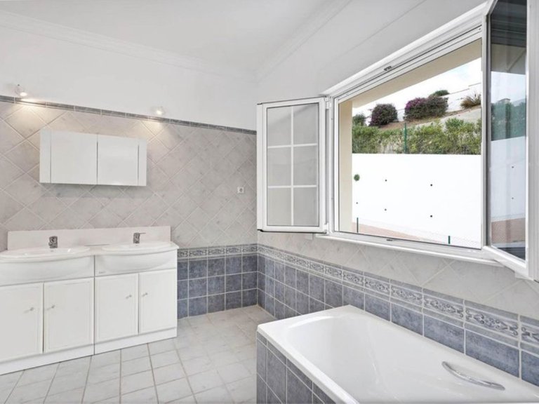 Villa for Sale in Valtocado, Malaga 20