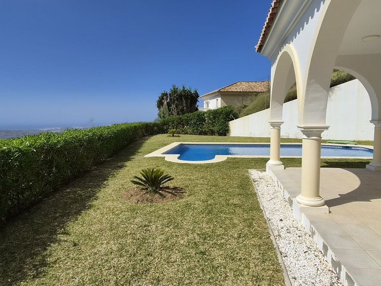 Villa for Sale in Valtocado, Malaga 25