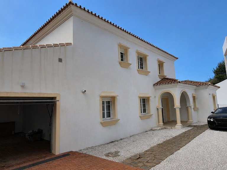Villa for Sale in Valtocado, Malaga 28
