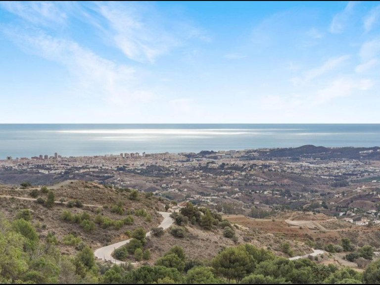 Villa for Sale in Valtocado, Malaga 4