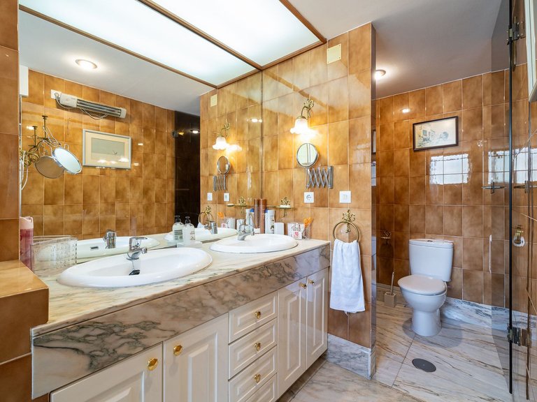 Apartment for Sale in Benalmadena, Malaga 16
