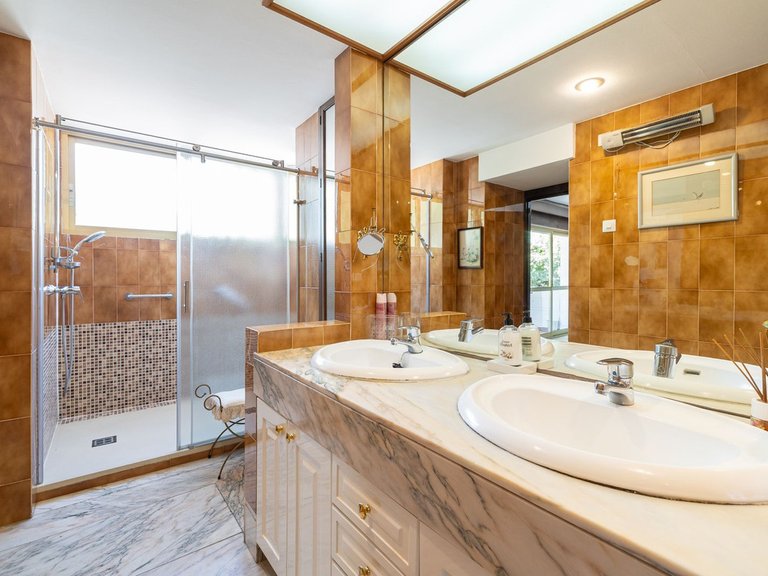 Apartment for Sale in Benalmadena, Malaga 17